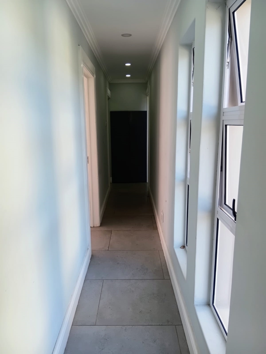 5 Bedroom Property for Sale in Beacon Bay Eastern Cape